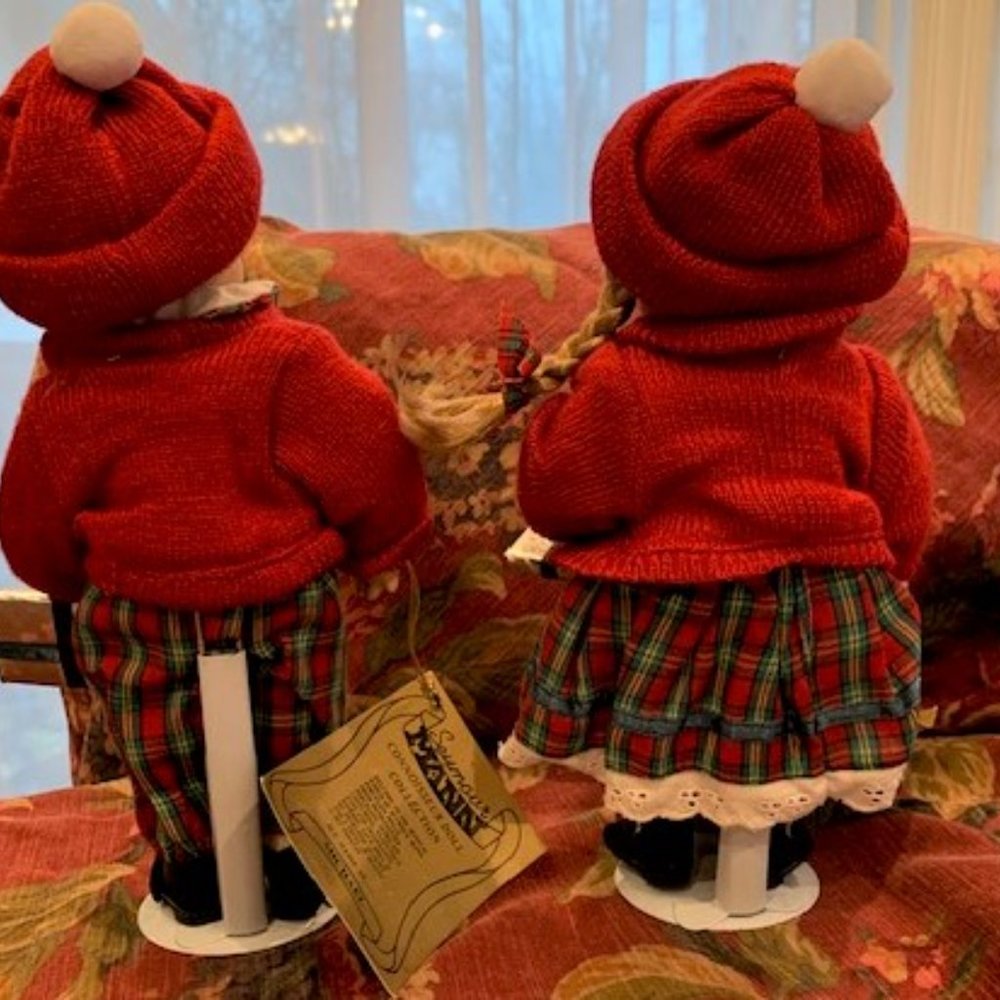 Seymour Mann Vintage Collectable NWT Christmas Twin Dolls - Picture 5 of 5